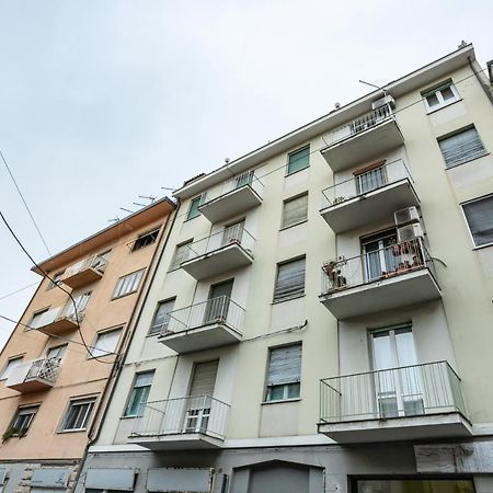 Yellowsunny Apartment With Two Balconies 피사 외부 사진