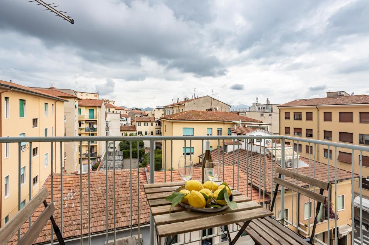 Yellowsunny Apartment With Two Balconies 피사 외부 사진