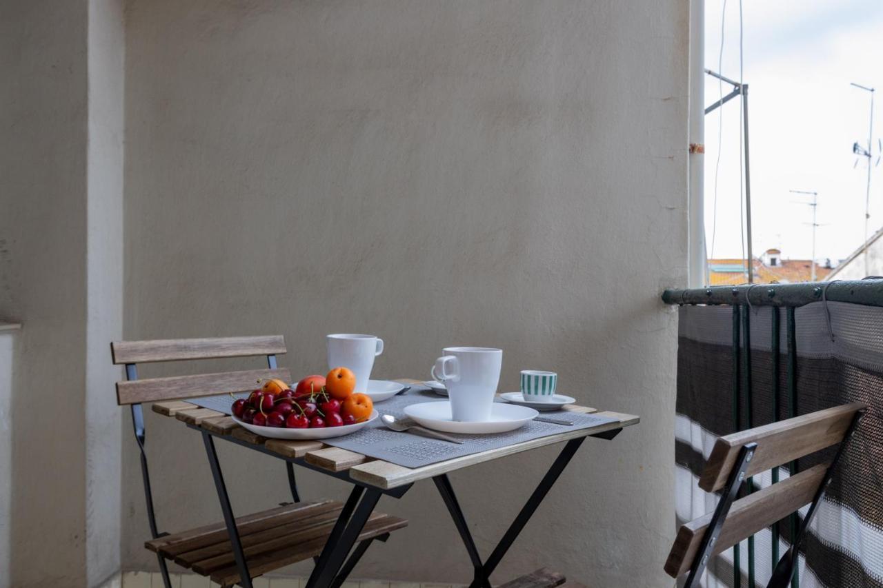 Yellowsunny Apartment With Two Balconies 피사 외부 사진